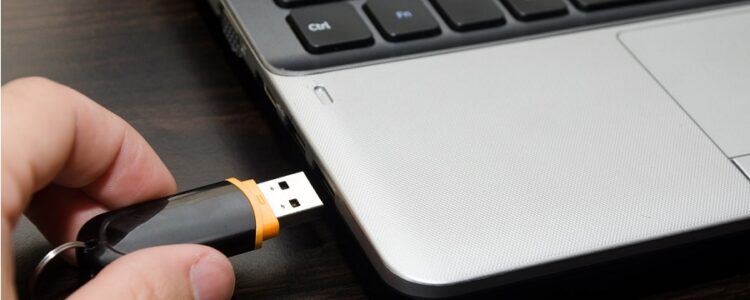  La clé USB : accessoire courant ou menace cachée ?